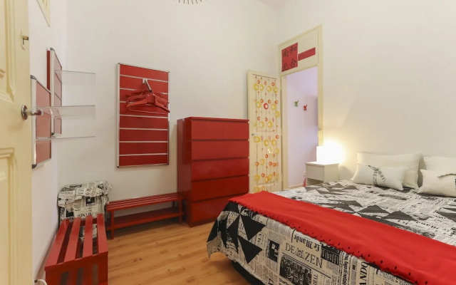 Red Almirante by Homing