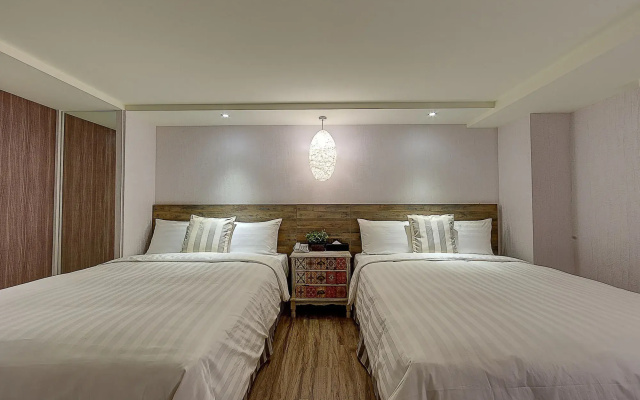 Lan Kwai Fong Garden Hotel
