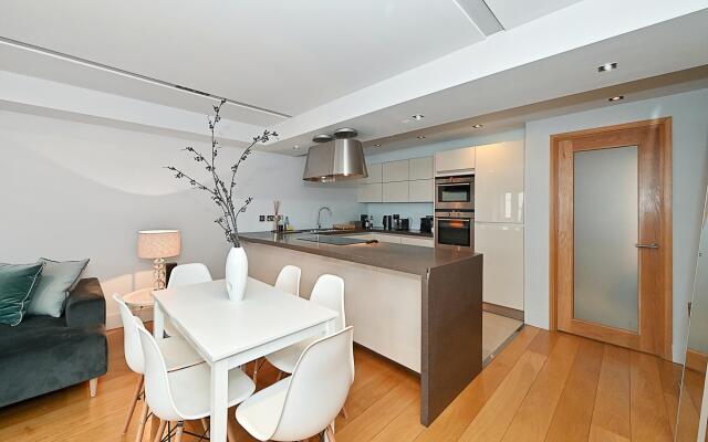 Amazing Mayfair 2 Bedroom 2 Bath Air Conditioned