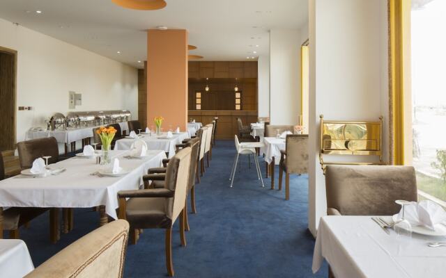 Golden Park Hotel