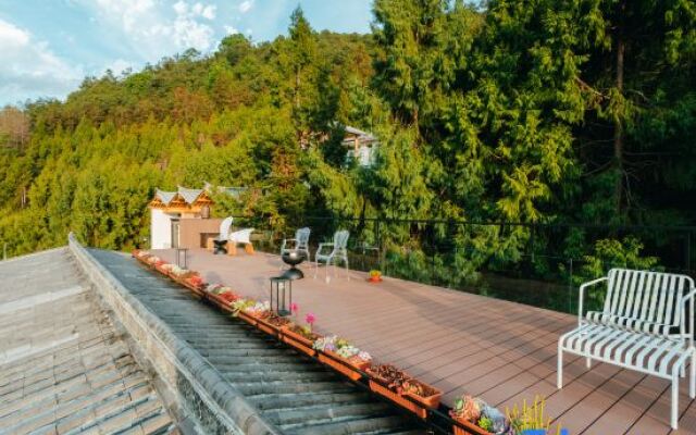 Tengchong Xitang Rehai Sulfur Hot Spring Boutique Lodge