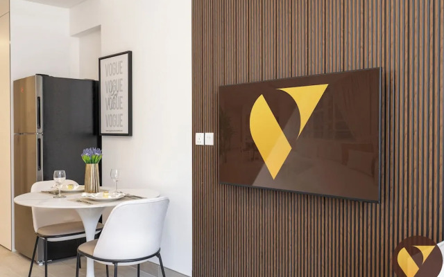 5 Mins Circle mal & 12 Mins Emirates Mal