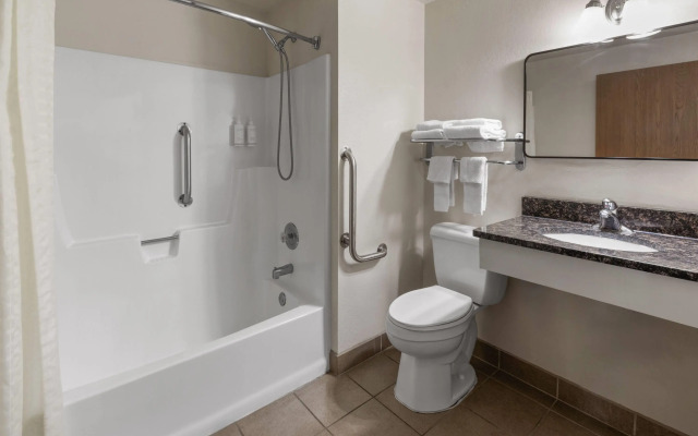 Super 8 by Wyndham Winona MN