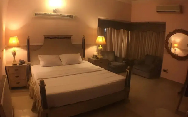 E Lodge Guest House