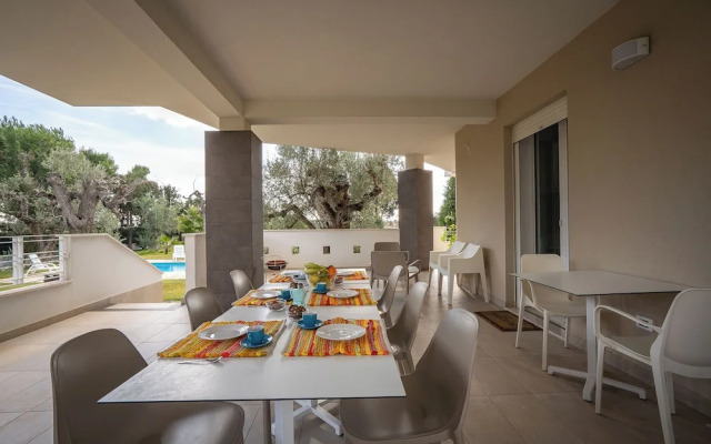 Villa Torricella Pool and Sunny Garden