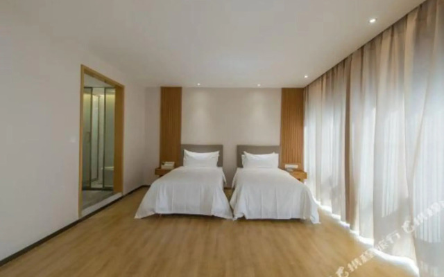Gopher Wood hotel