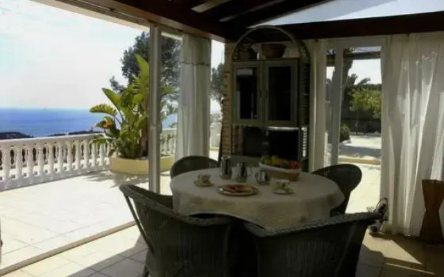 Two-Bedroom Apartment in Benissa