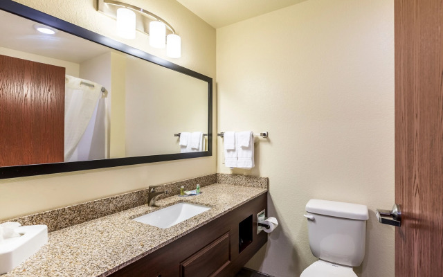 Cobblestone Hotel and Suites Janesville