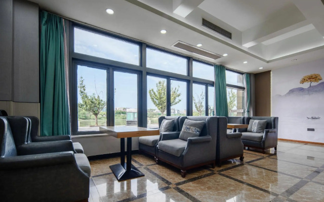 Neijiang Riverside Garden Hotel