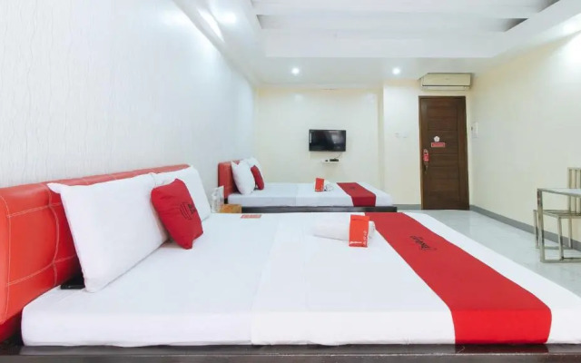 RedDoorz @ DBuilders Rooms Lower Bicutan