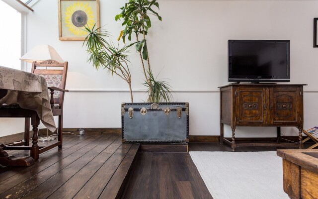 Central London Apartment With a Balcony