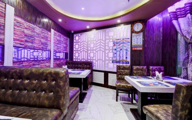 Oasis Hotel by OYO Rooms