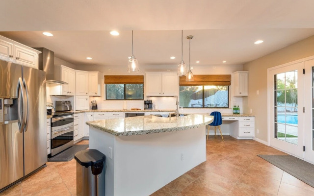 Casa Sunset 4 Bedroom Home by RedAwning