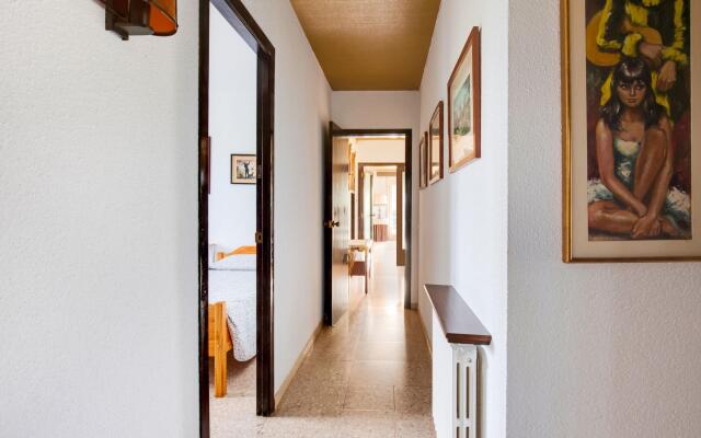 Deluxe Villa in Urbanització Bon Relax near Beach