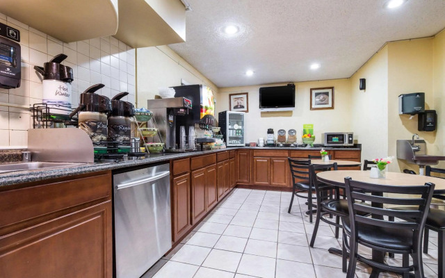 Quality Inn & Suites Lacey Olympia