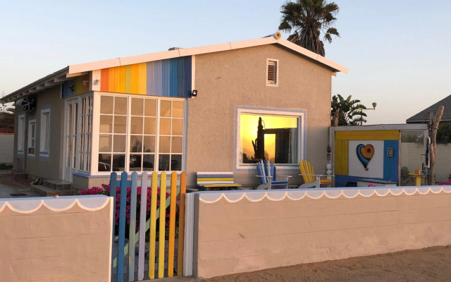 Quaint Seaside Cottage