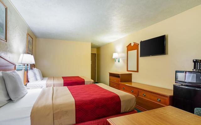 Econo Lodge Lansing - Leavenworth