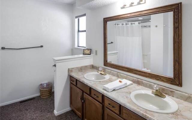 Remember the Alamo - Three Bedroom Cabin