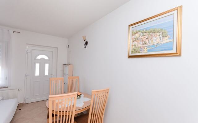 Apartment Alba