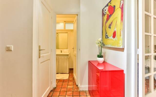 26 - Best Studio of Montorgeuil District