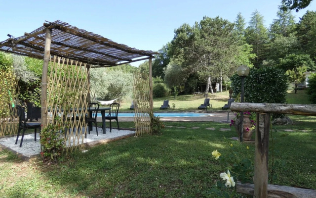 Scappo In Umbria, La Escondida