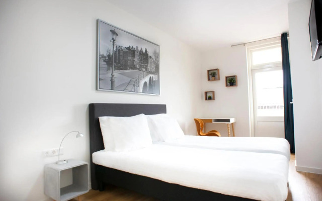 I Hotel