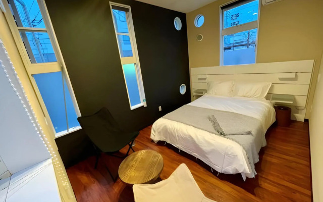 En- Hostel & Café Bar