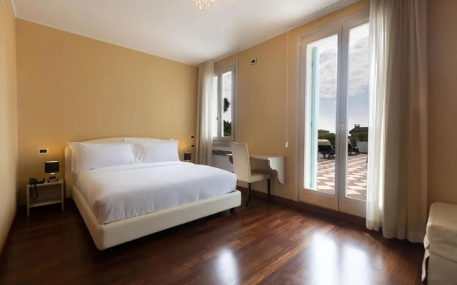 Gardone Palace Hotel