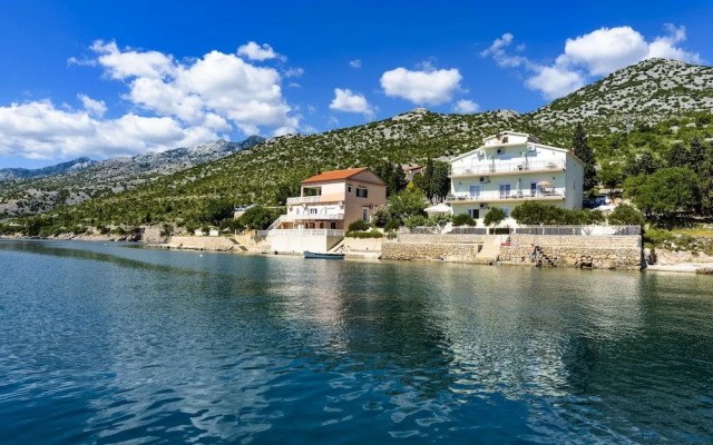 Toma - 5m From the sea With Parking - A2