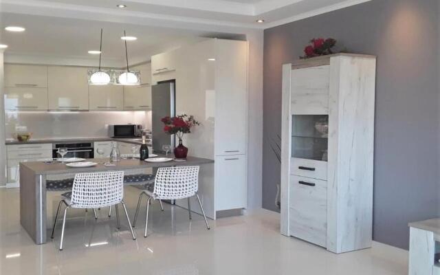 Sunshine Home 3 with Sea View