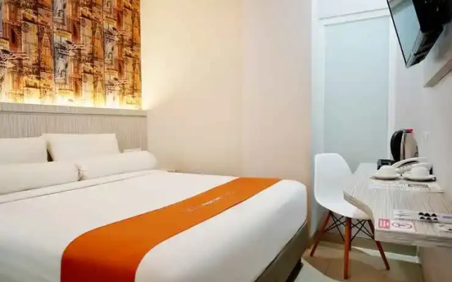 Front One Hotel Sragen