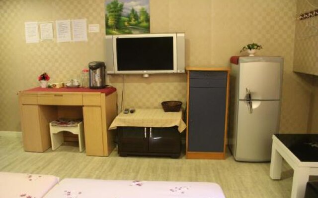 Easy Stay Ximen Guest House