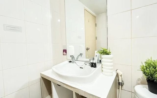 Minimalist And Homey Studio Apartment Amethyst