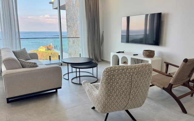 Atlantis Malibu by Carrington
