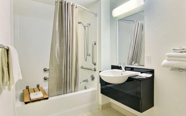 Motel 6 Kingsville, TX