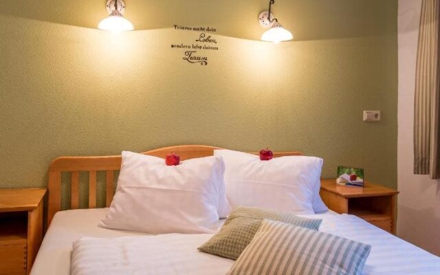 Ferienwohnungen Hotel Garni Dörflerwirt
