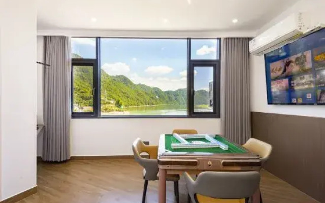 She County Shendu Town Gallery Home Homestay (Xin'anjiang Landscape Gallery Scenic Area)