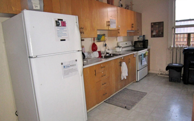 Spadina 11 Guesthouse