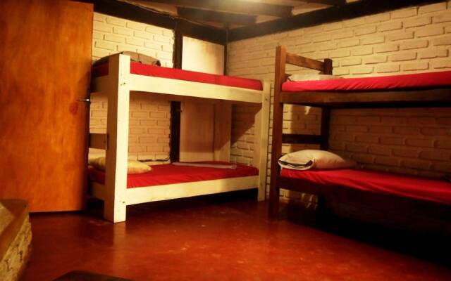Pousada Navio Hostel e Camping Pop