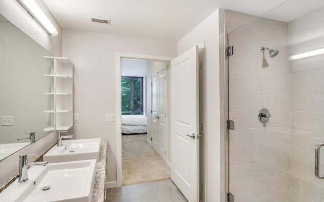 Bluebird Suites near Bethesda Metro