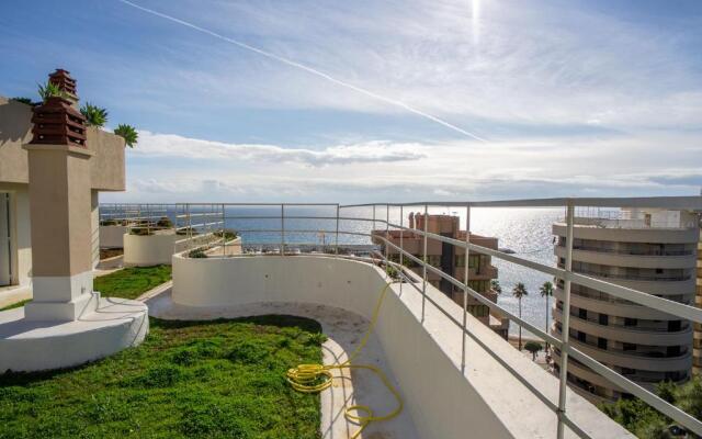 Spacious Renovated 1-Bedroom Apartment in Marbella Center with Parking