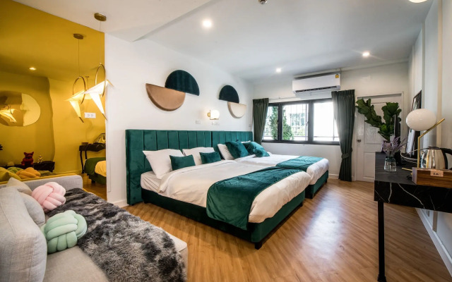 Theme Boutique Hotel