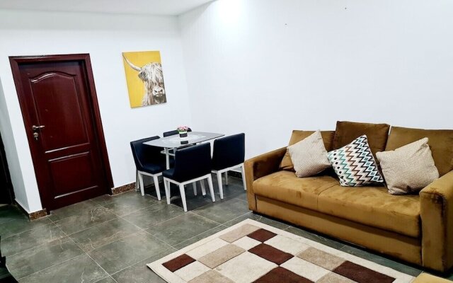 Modern Comfy & Quiet  Close to Highway