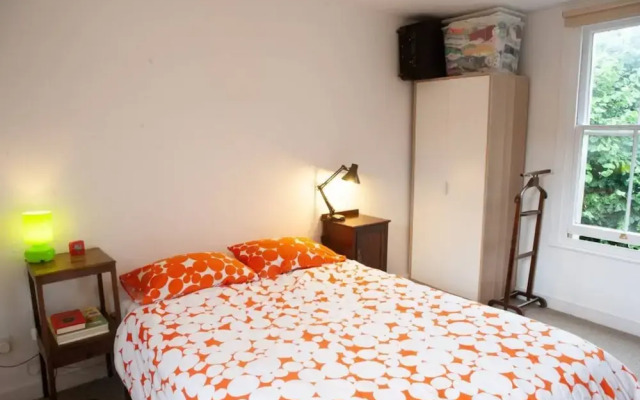Spacious 3 Bedroom Georgian House in Bristol