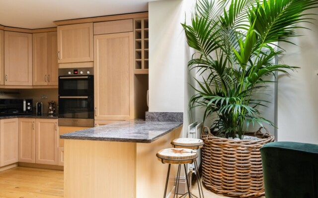 The Luxe Chelsea Townhouse