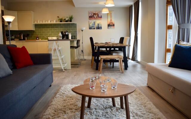 1 Bedroom Modern Apartment in Dublin Sleeps 4