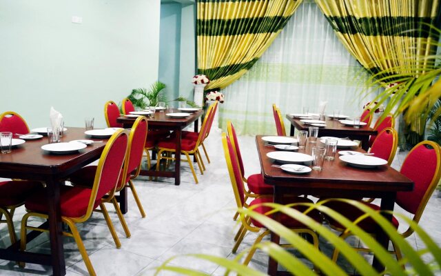 Kings Hotel Restaurant & Bar