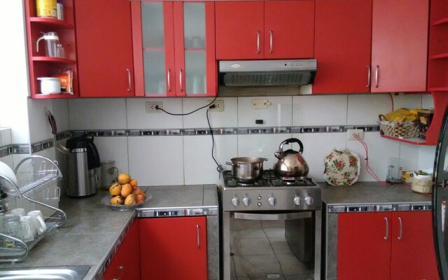Shanell House - Hostel