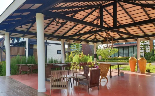Oxy Resort