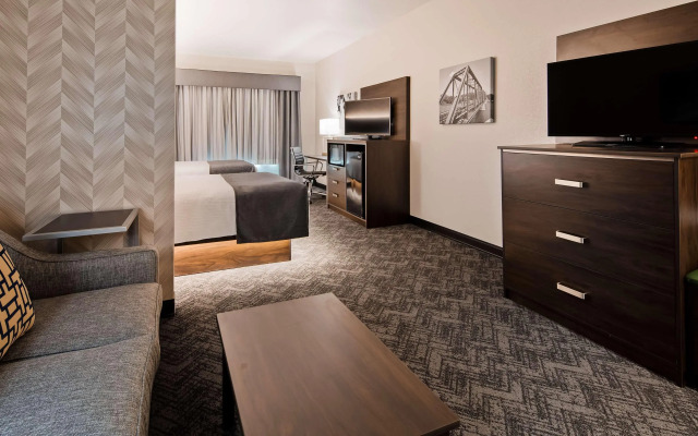 Best Western Plus Parkside Inn & Suites